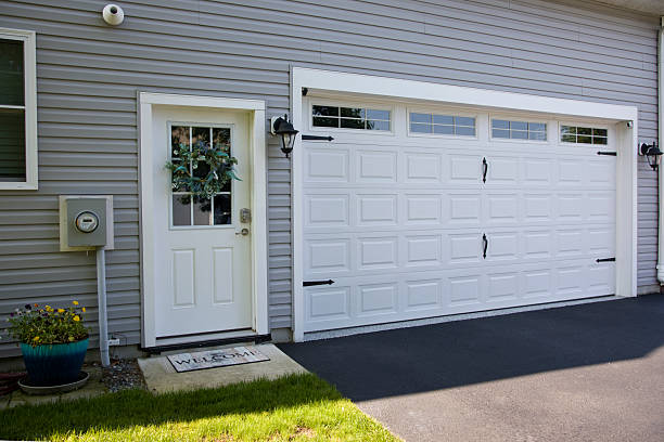 24/7 Emergency Garage Door Panel Replacement experts in India Hook, SC